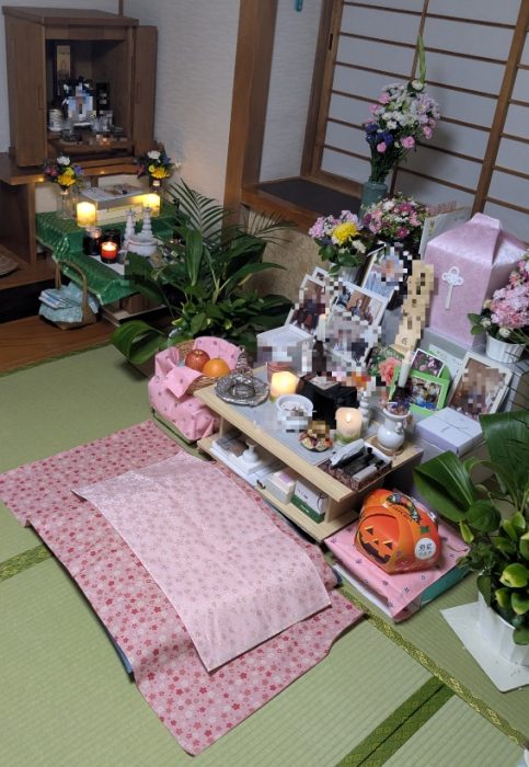 祭壇に桜の生地